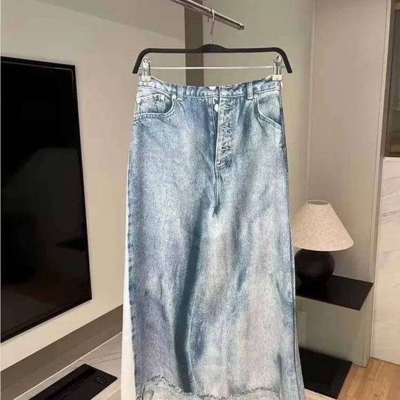 SATIN DENIM PRINT SKIRT |Size XS - Picture 4 of 6